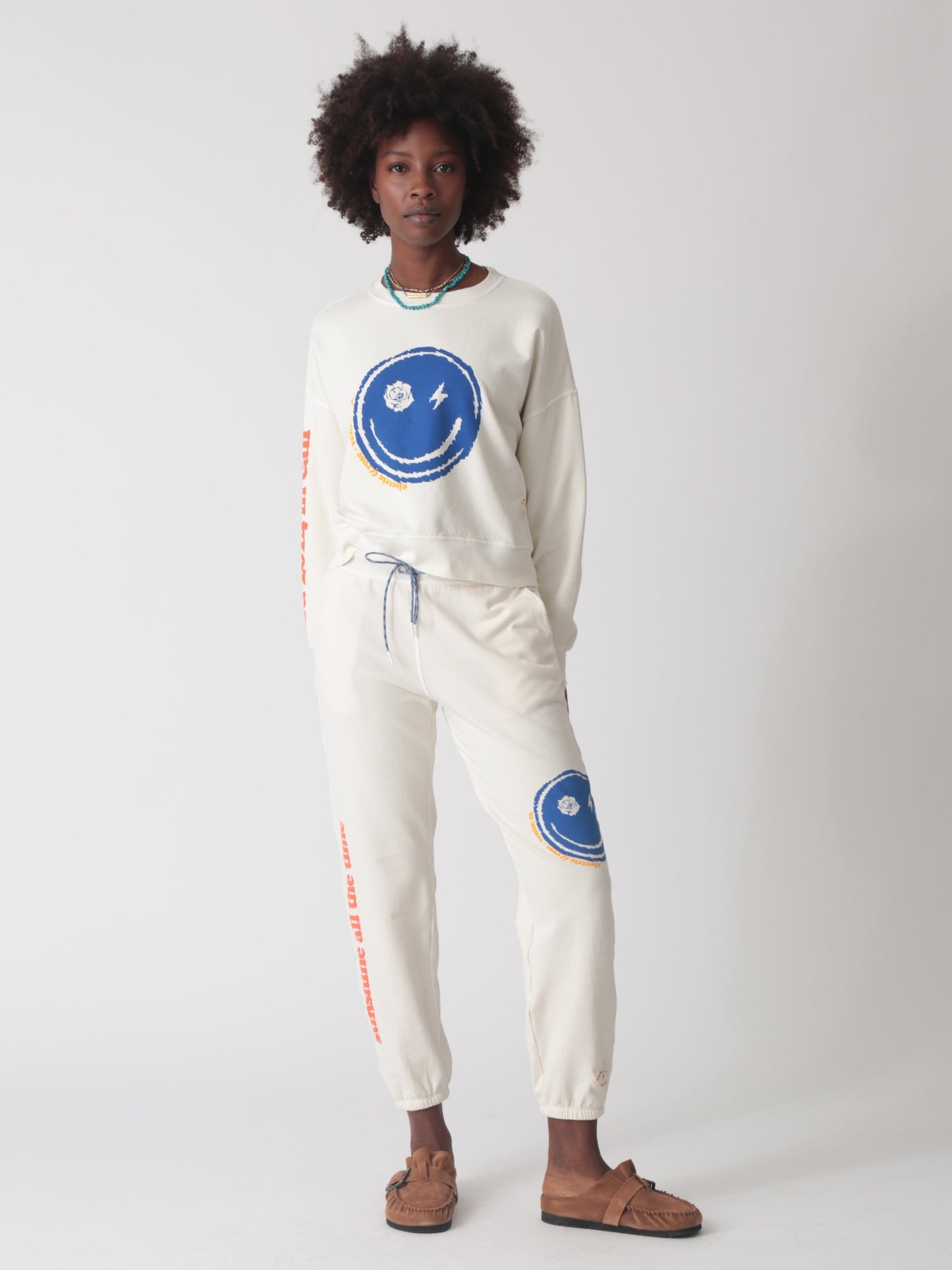 Classic Sweatshirt-Smiley - Ivory
