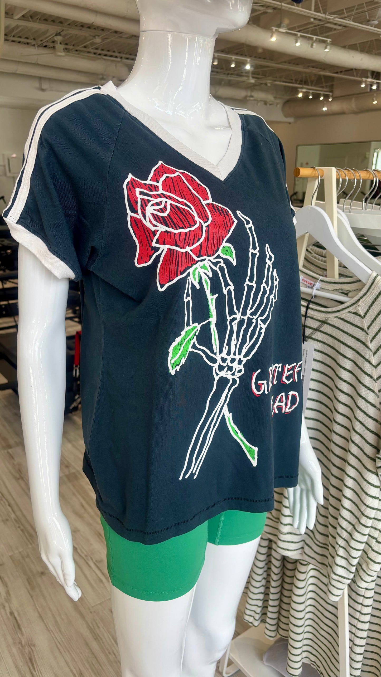 Grateful Dead Skeleton Rose Club Tee - VintageBlck