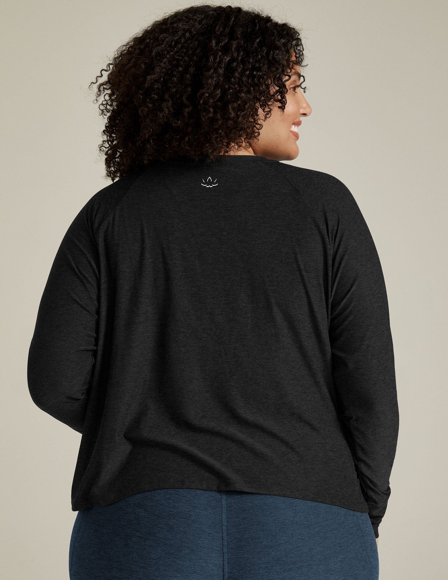 Featherweight Daydreamer Pullover - Darkest Night