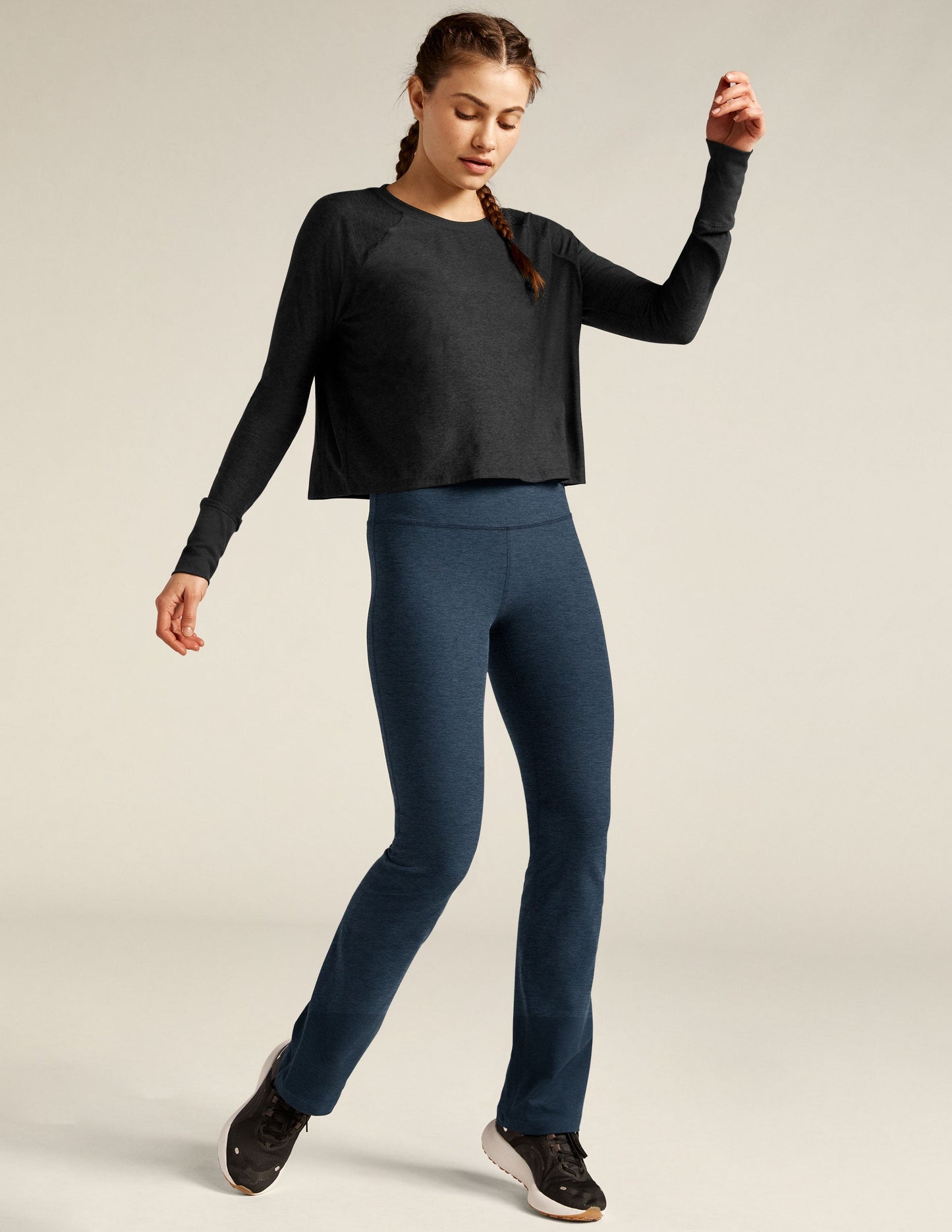 Featherweight Daydreamer Pullover - Darkest Night