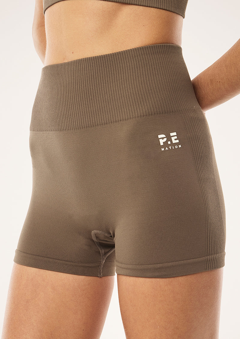 Restore Seamless 2.5 Inch Bike Short - Walnut