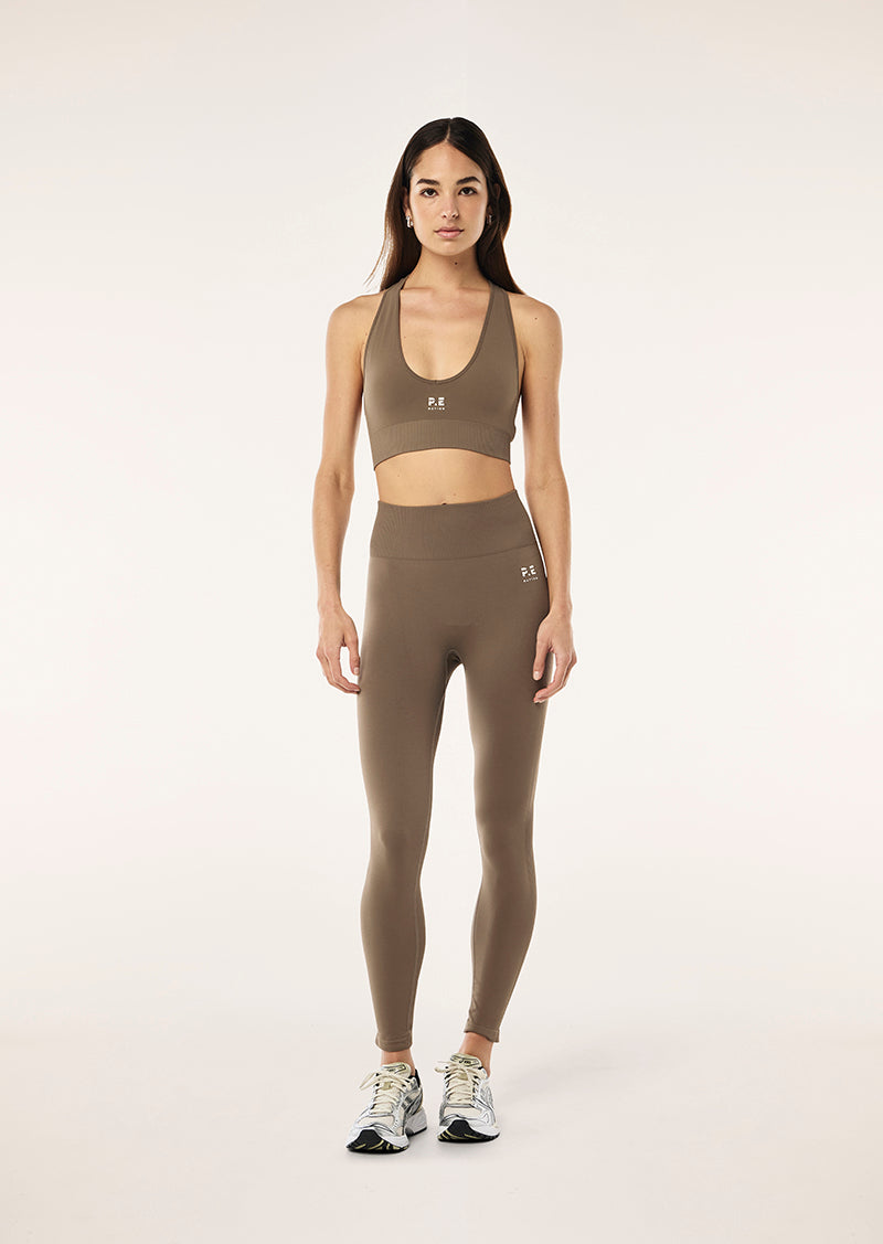 Restore Seamless V Sports Bra - Walnut