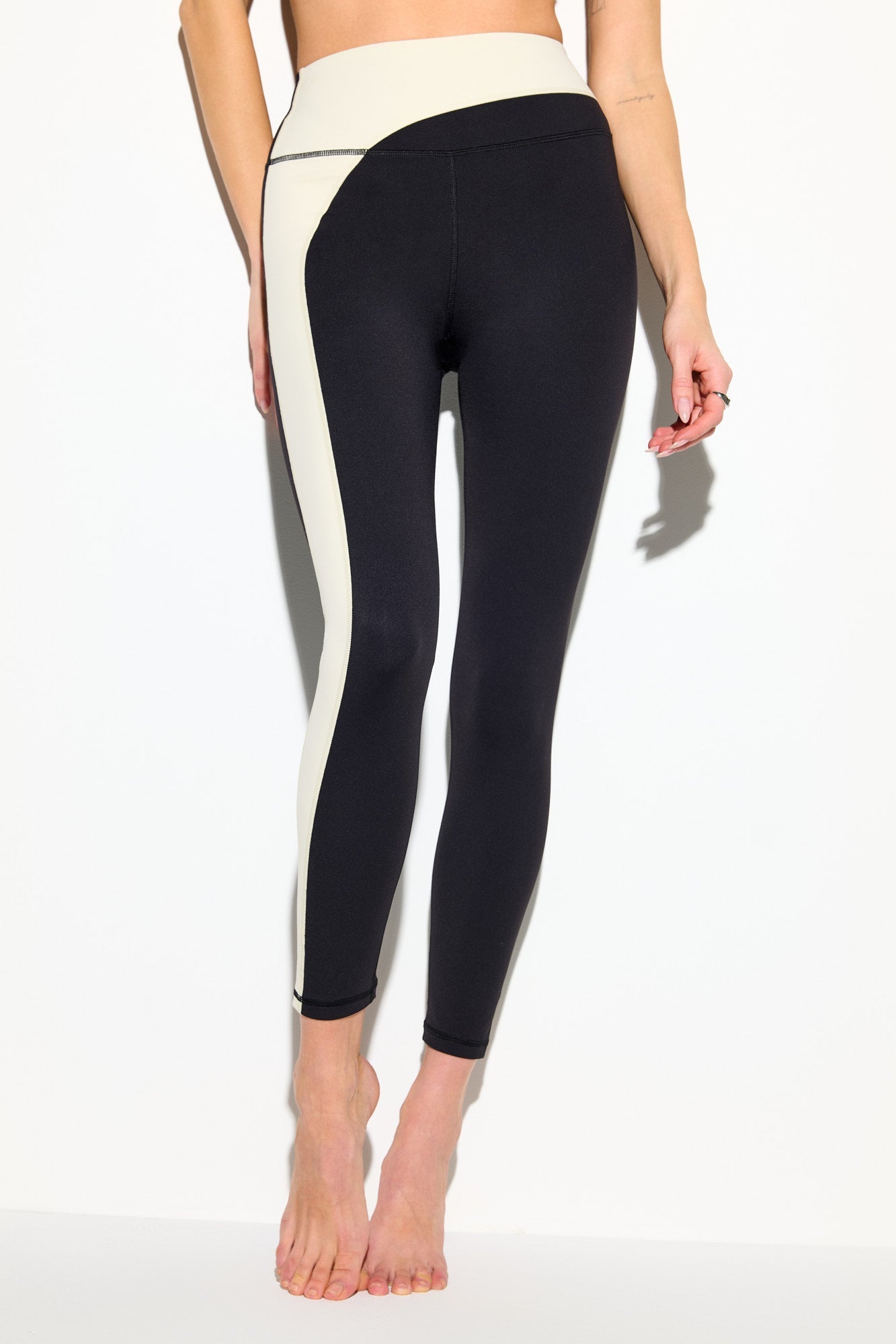 Skye 7/8 High Waist Legging - Black/Canvas