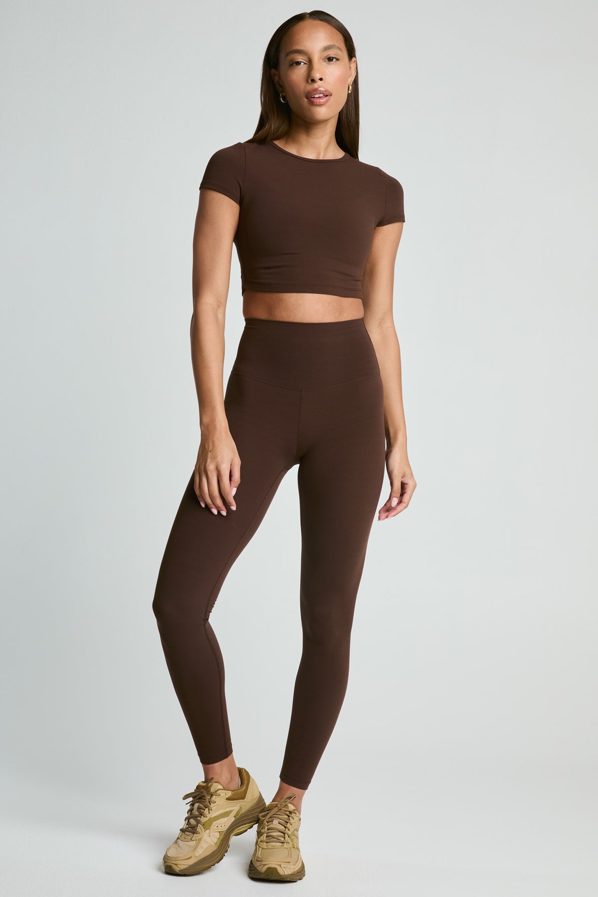 Studio Cropped Active Tee - Dark Oak
