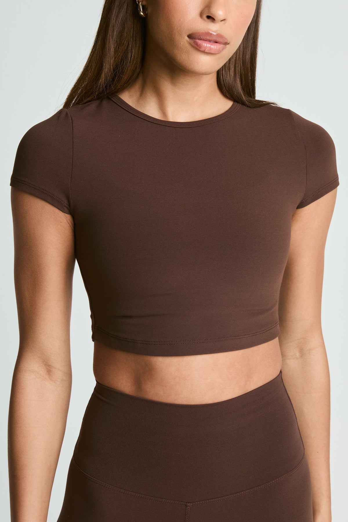 Studio Cropped Active Tee - Dark Oak