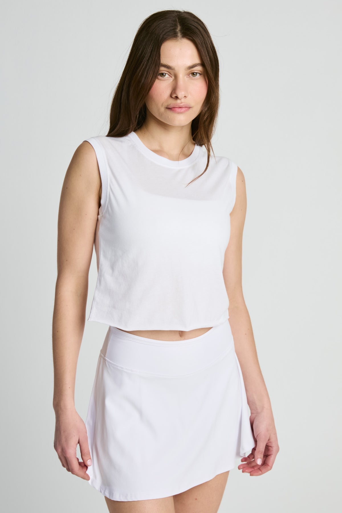 Cropped Model Muscle - White