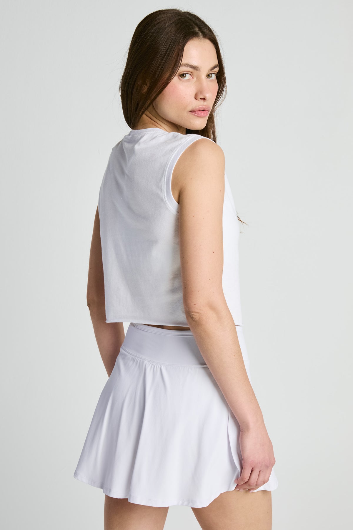 Cropped Model Muscle - White