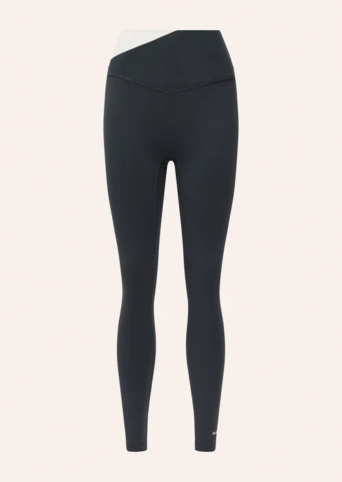 Wander Full Length Legging - Black/Whisper White