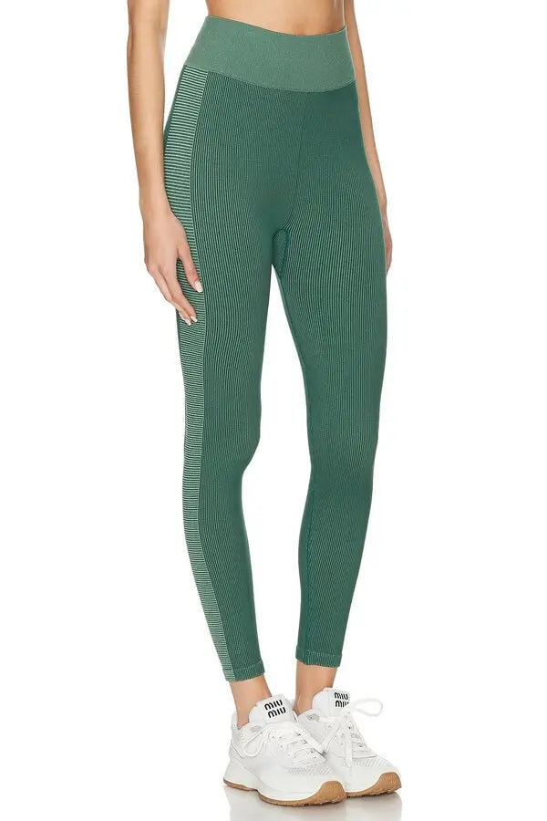 Ribbed Seamless 25in Midi Pant - Pine/Matcha