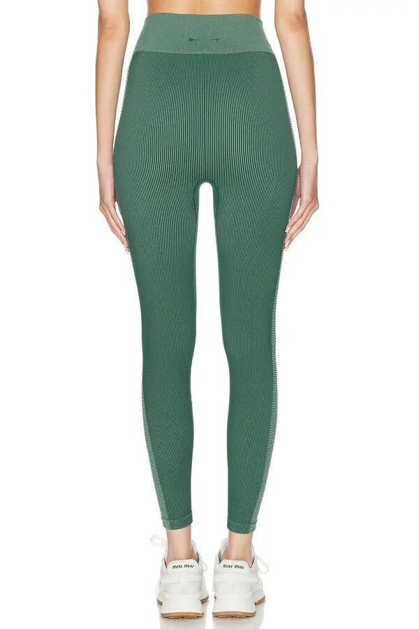 Ribbed Seamless 25in Midi Pant - Pine/Matcha