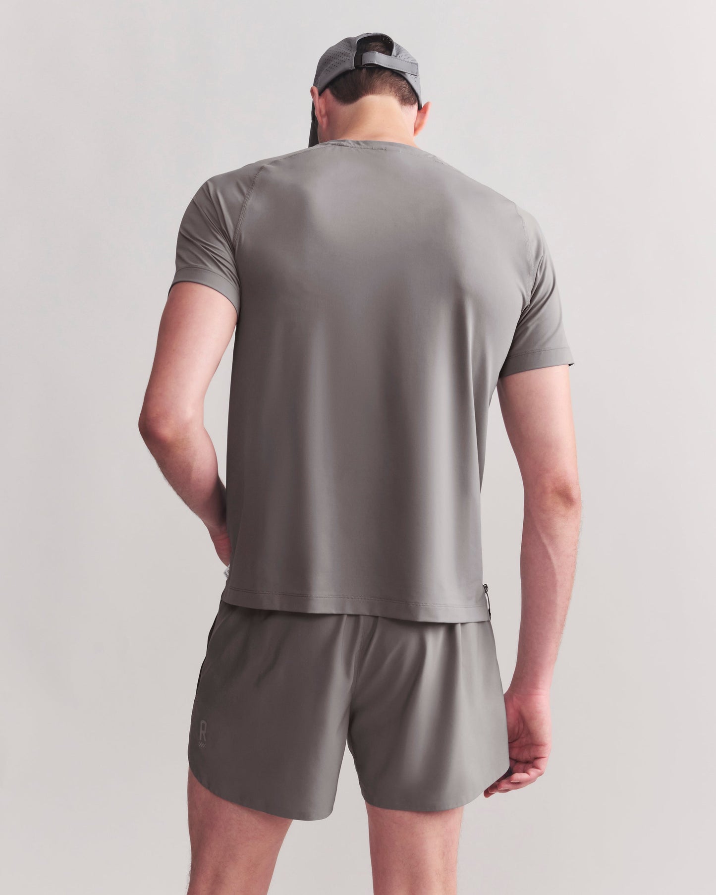 Mens Extra Mile Short Sleeve - Smoke/Asphalt