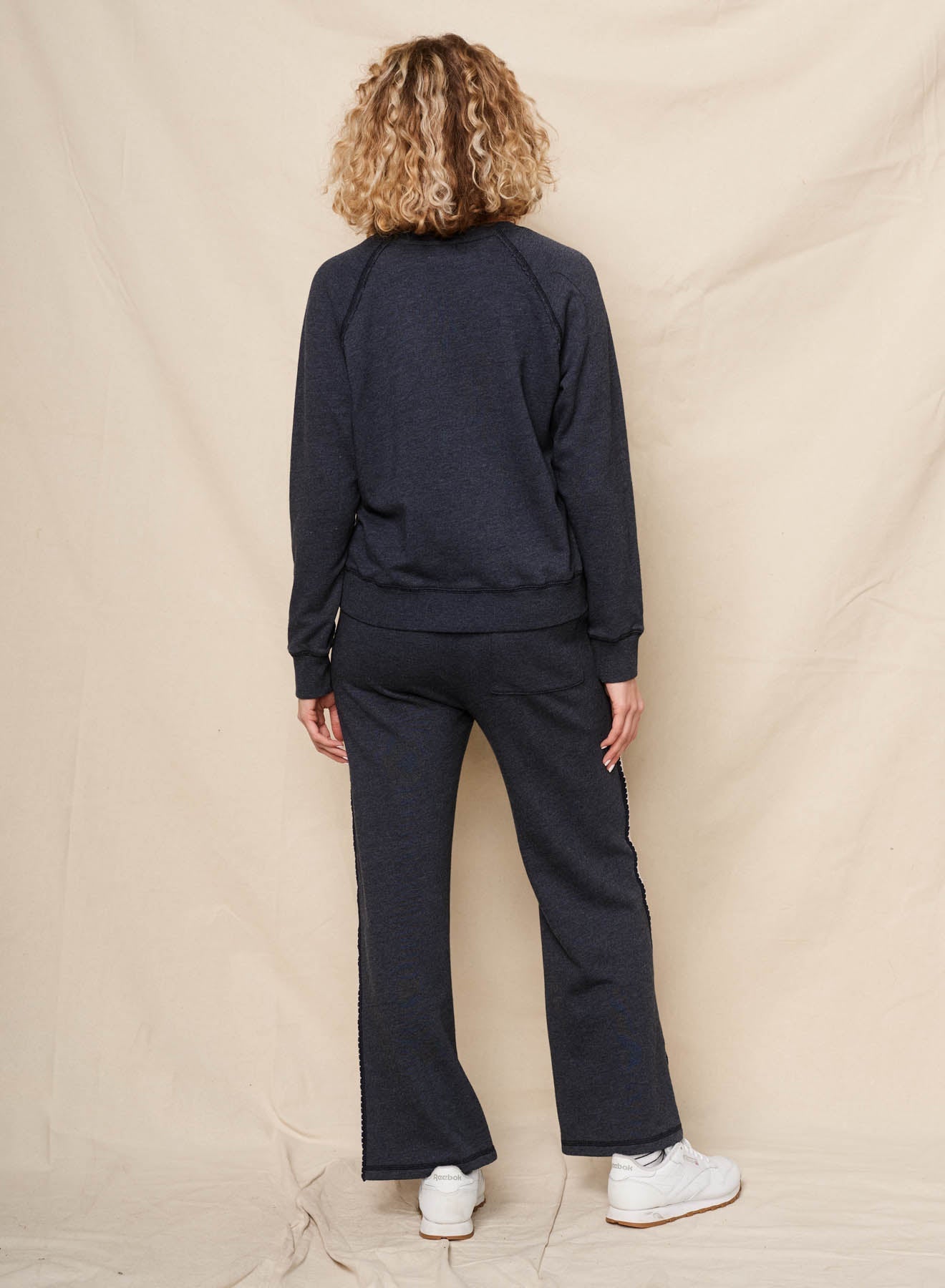 Sweatshirt - Amour Embroidery - Deep Navy