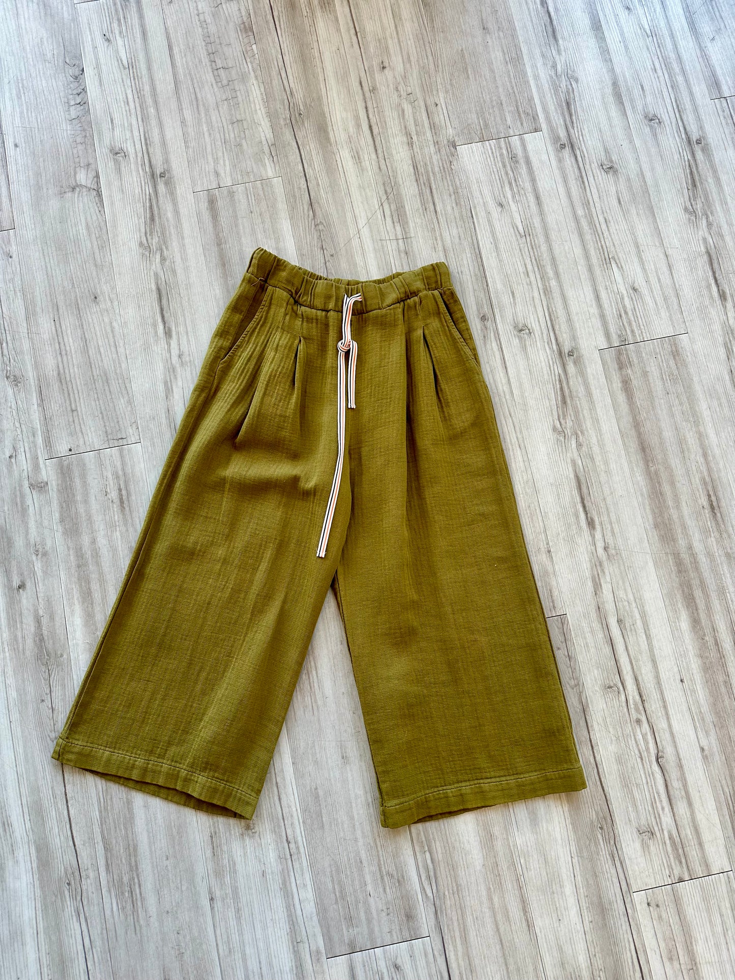 Wide Leg Cropped Pants - Olive