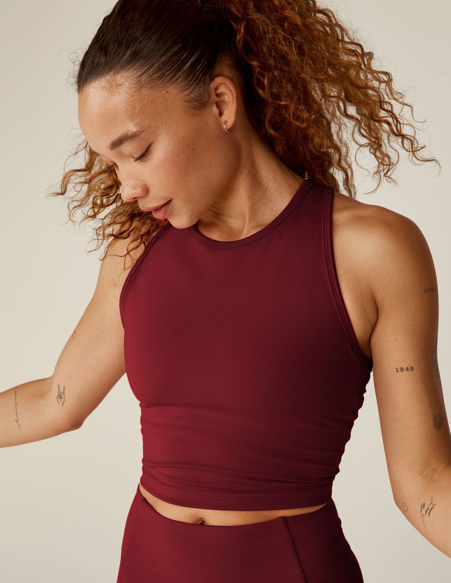 POWERBEYOND™ Strive Cropped Tank - California Merlot