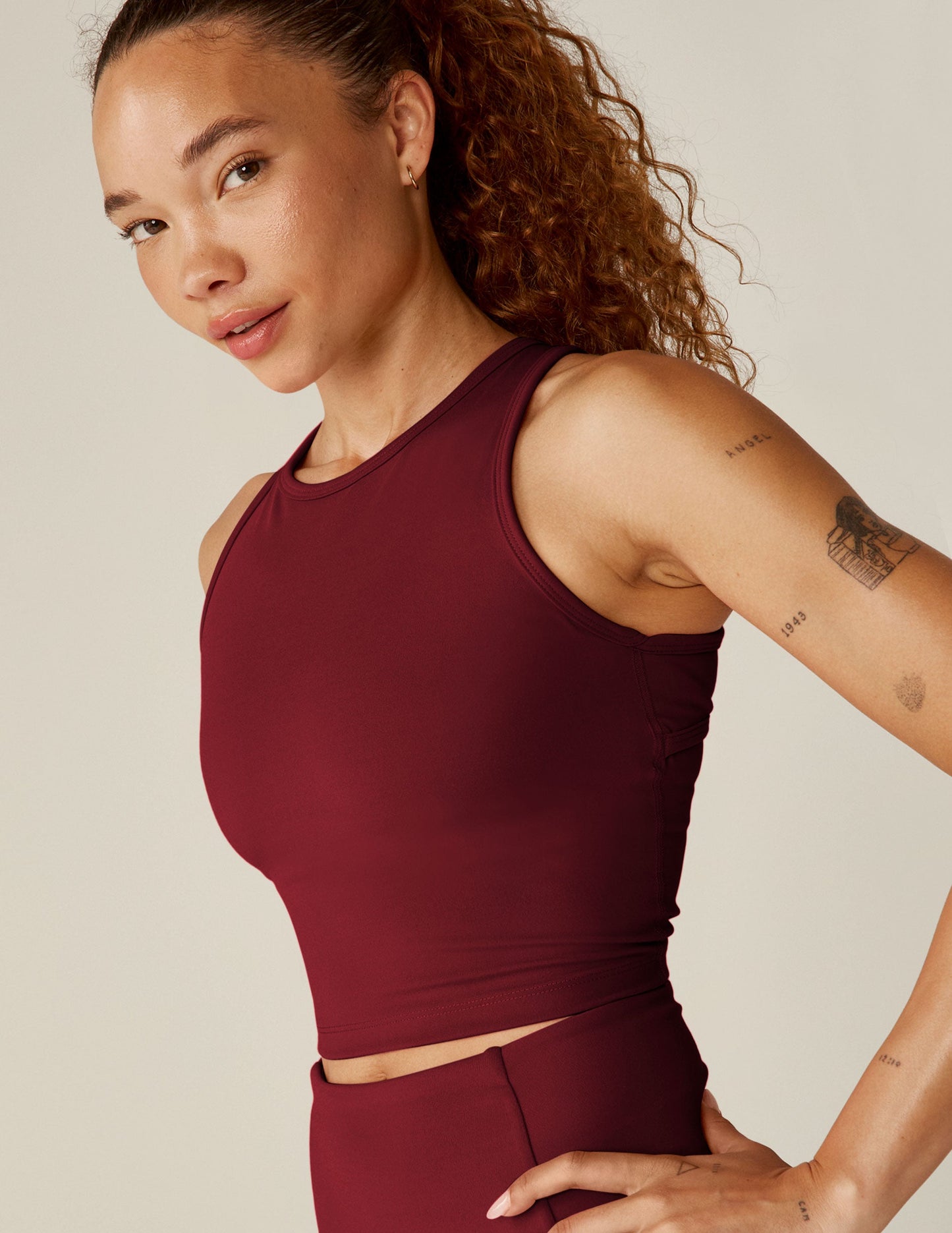 POWERBEYOND™ Strive Cropped Tank - California Merlot