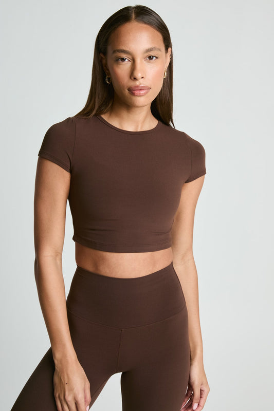 Studio Cropped Active Tee - Dark Oak