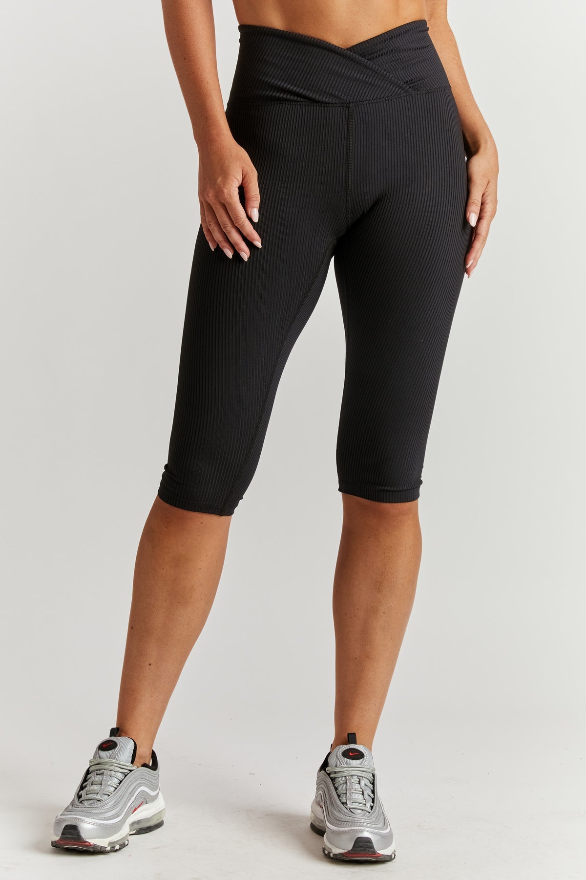 Ribbed Veronica Capri - Black