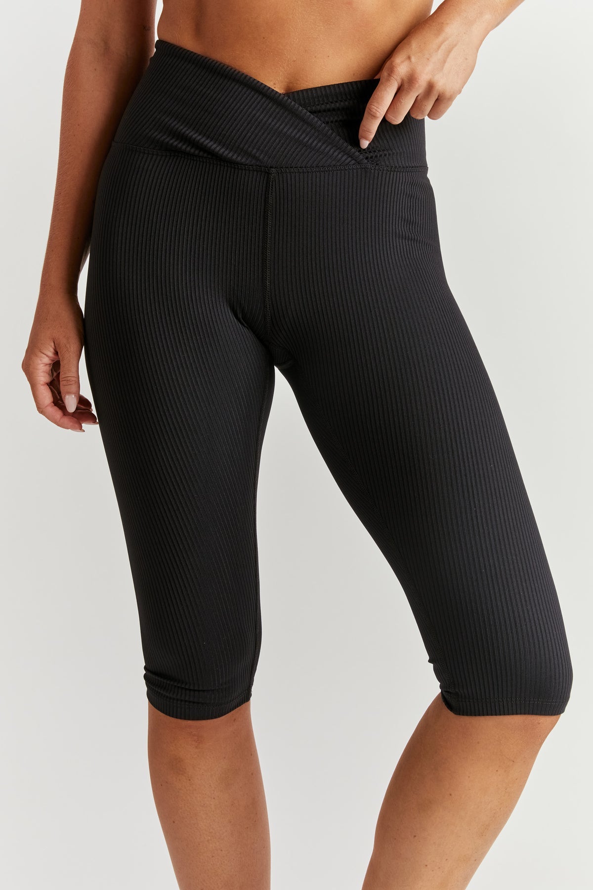 Ribbed Veronica Capri - Black