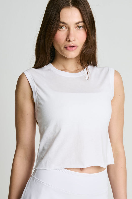 Cropped Model Muscle - White