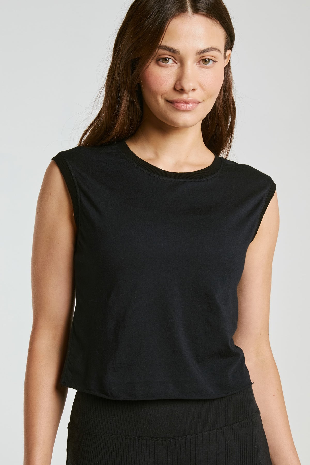 Cropped Model Muscle - Black