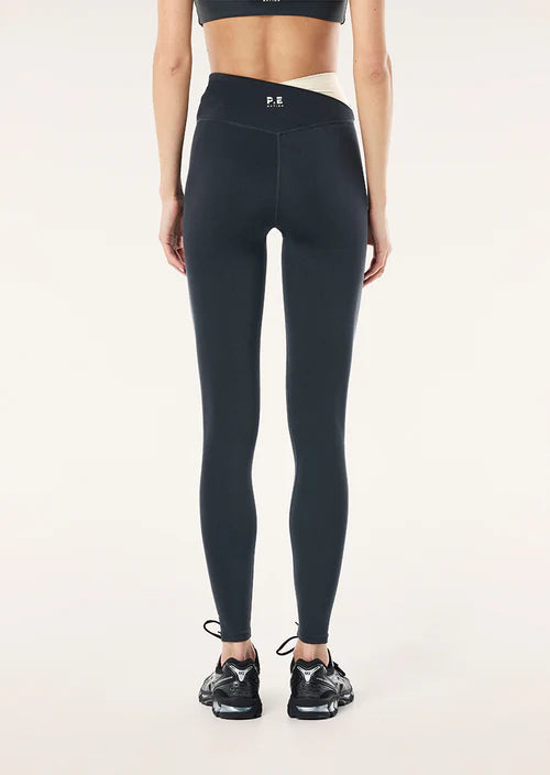 Wander Full Length Legging - Black/Whisper White