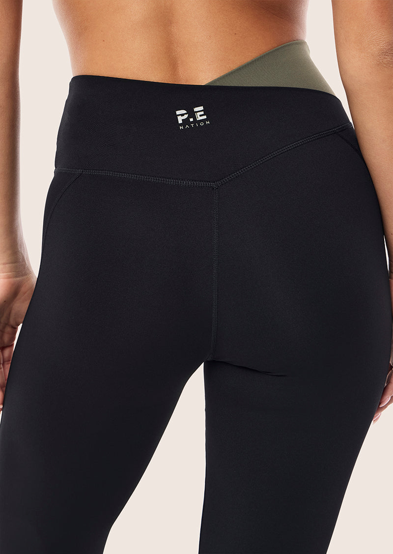 Wander Flare Legging - Black / Dusty Olive