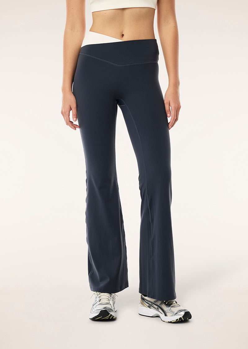 Wander Flare Legging - Marine Blue / Whisper White