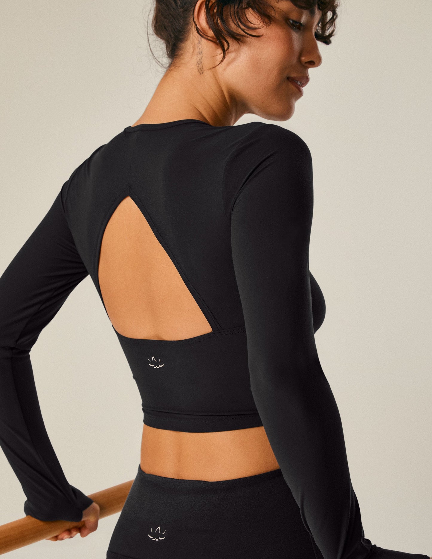 POWERBEYOND™ Lite Cardio Cropped Pullover - Black