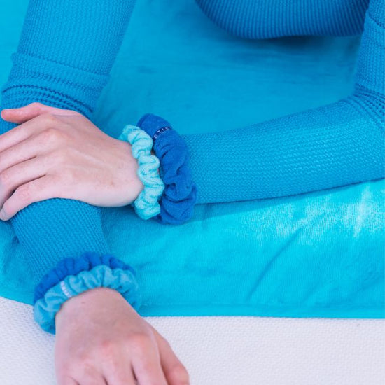 scrunchie for short hair teleties bora bora terry cloth on model